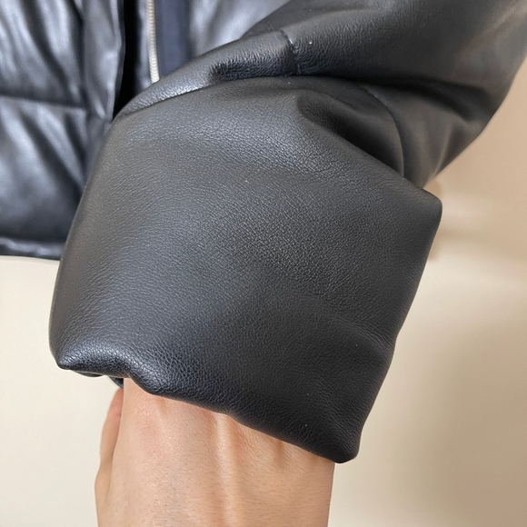 ABERCROMBIE & FITCH Vegan Leather Mini Puffer,size S - Picture 8 of 12